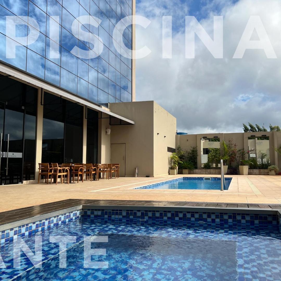 Carnaval Hotel Casino Encarnación Buitenkant foto The pool at the hotel