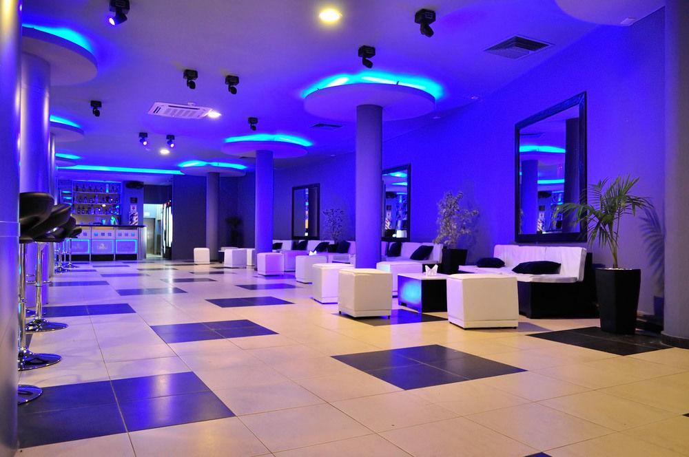 Carnaval Hotel Casino Encarnación Buitenkant foto The interior of the nightclub