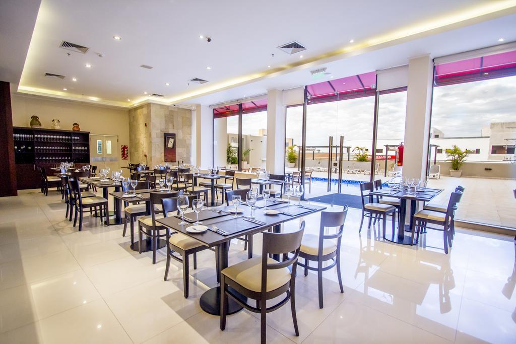 Carnaval Hotel Casino Encarnación Buitenkant foto Restaurant