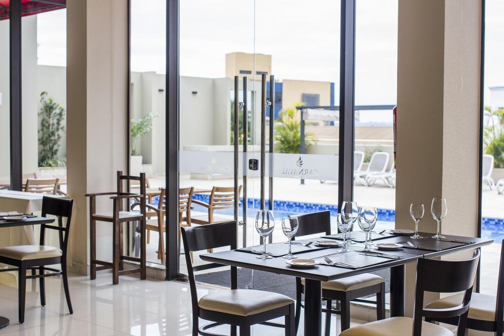 Carnaval Hotel Casino Encarnación Buitenkant foto The restaurant