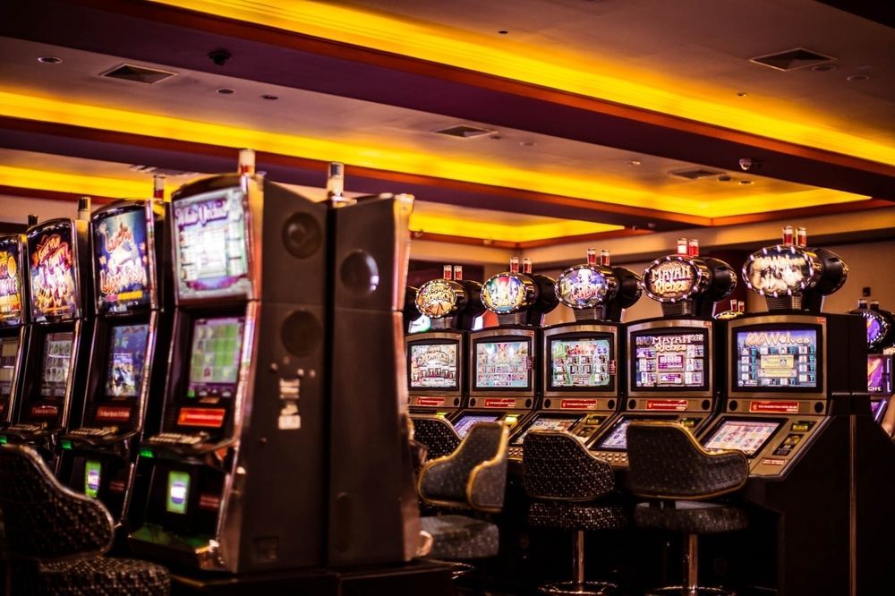Carnaval Hotel Casino Encarnación Buitenkant foto A row of slot machines