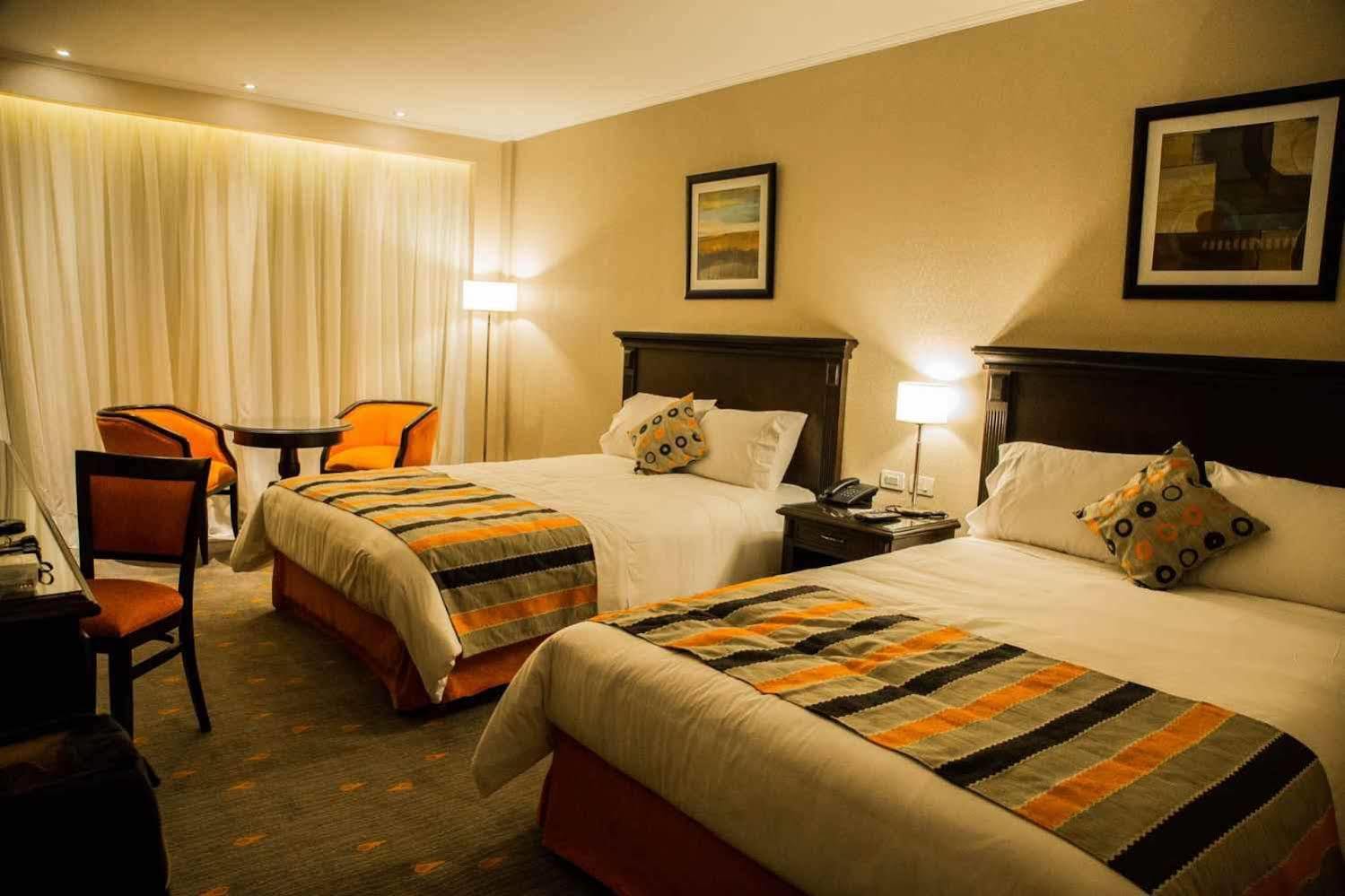 Carnaval Hotel Casino Encarnación Buitenkant foto A room at the hotel